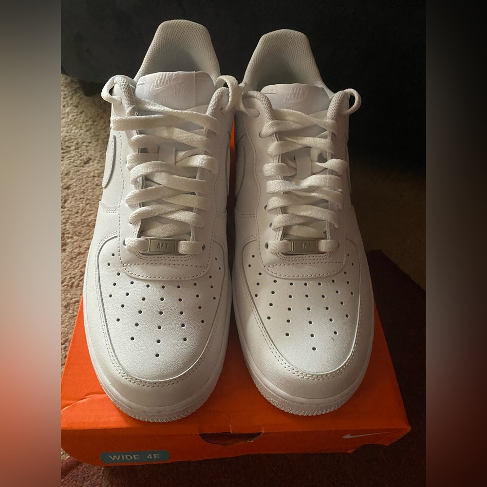 White Nike Men’s Air Force 1